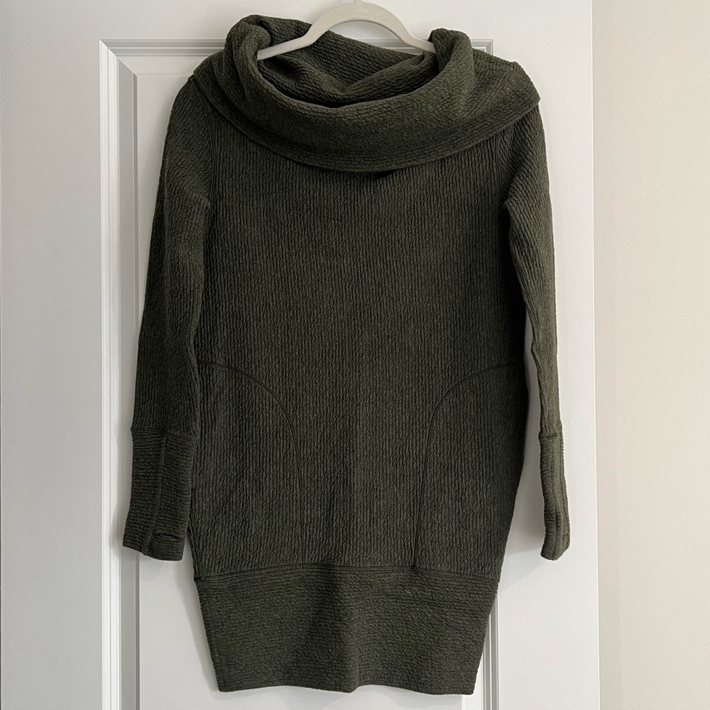 Woman’s Lululemon Long Sleeve Dress